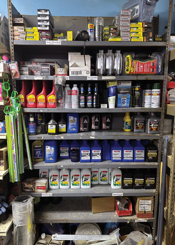 assorted engine and automobile oils