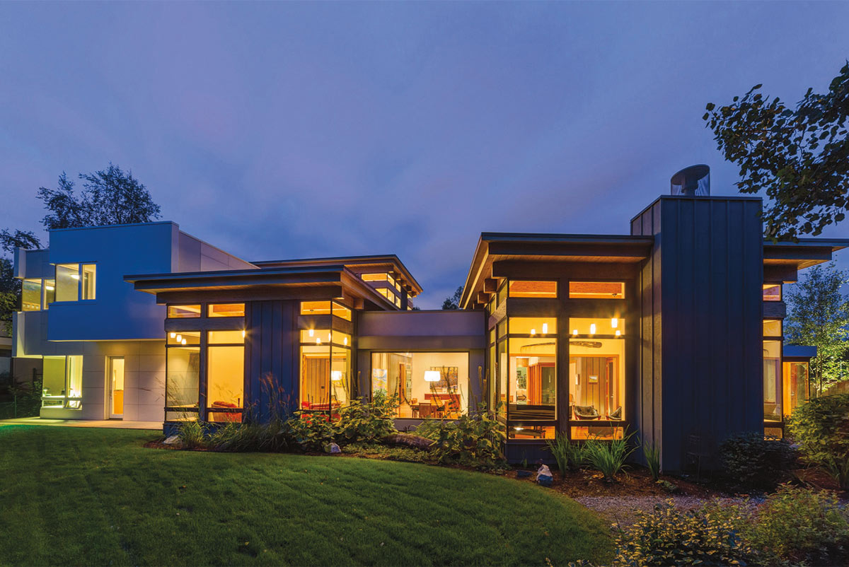 outdoor view of modern house in the evening