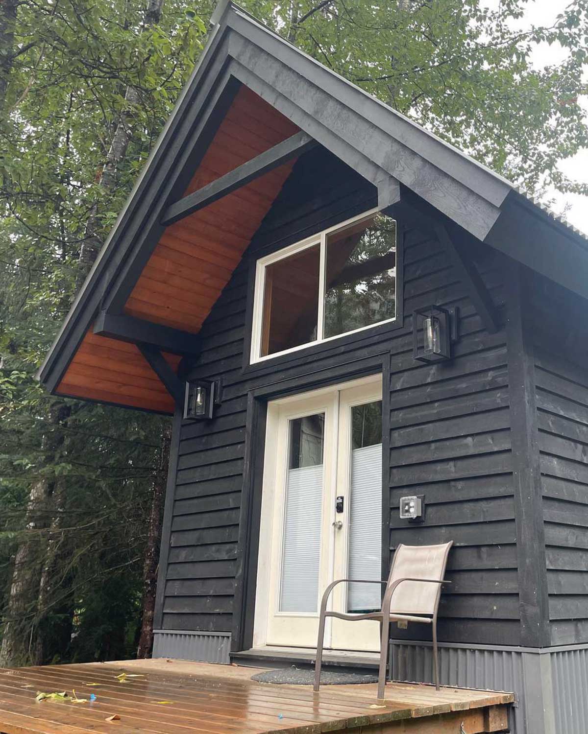 outside view of cabin