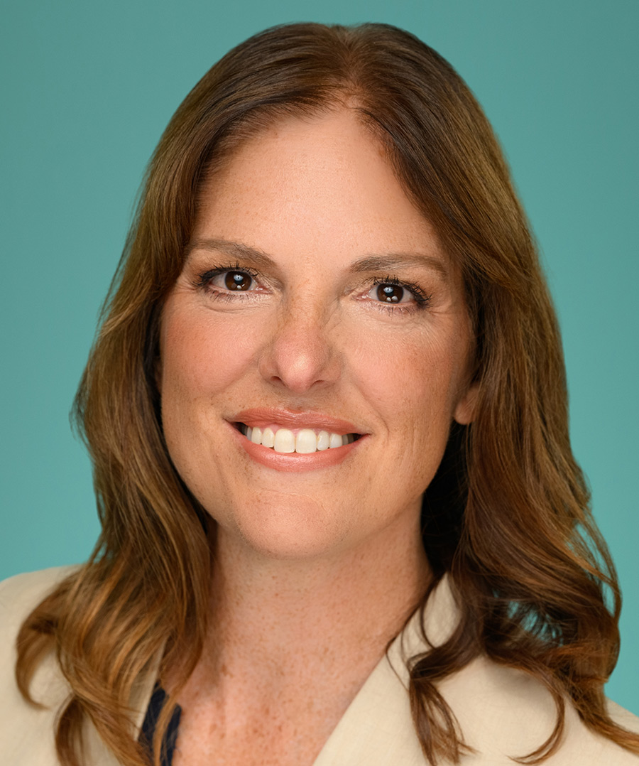Esther Pitts headshot